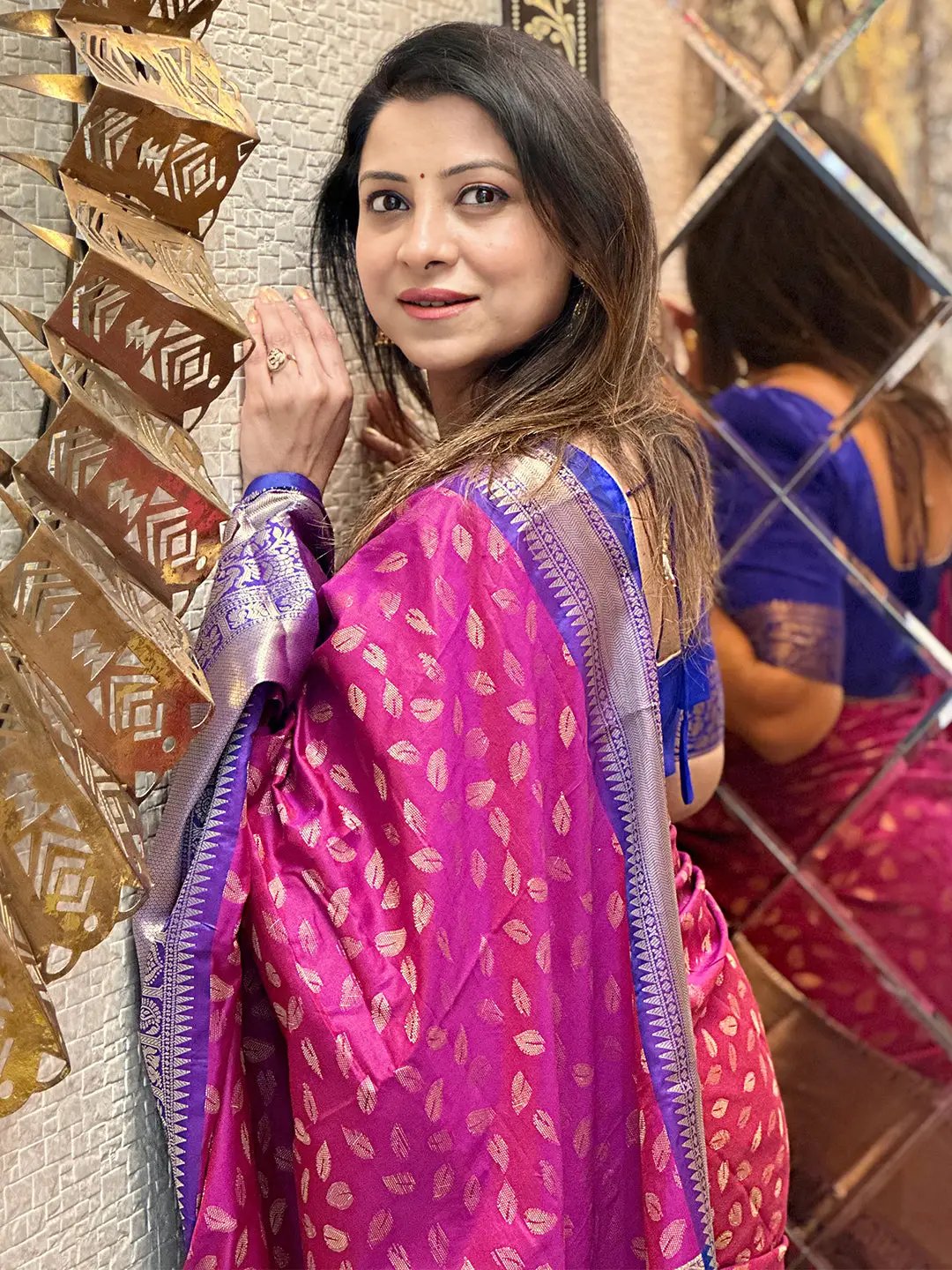Wine Banarasi Kanchi Zari Motif Pattu Saree