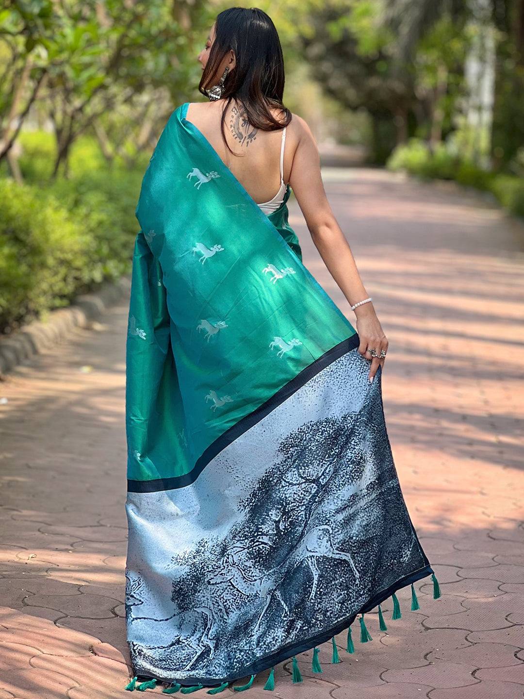 Green Soft Silk Saree With Postar Weaving Zari Pallu by My Store