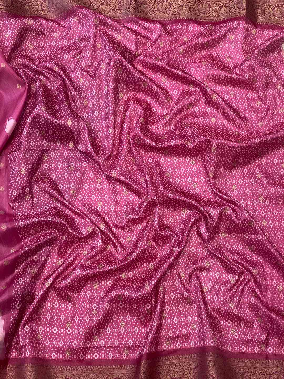 Soft Silk Banarasi saree With Zari Patola Pallu. by My Store