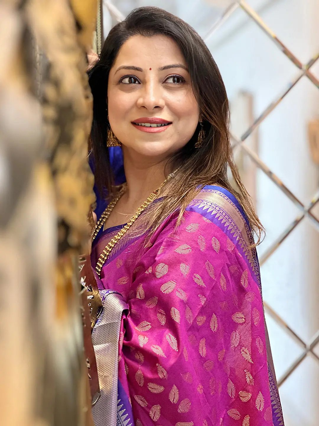 Wine Banarasi Kanchi Zari Motif Pattu Saree