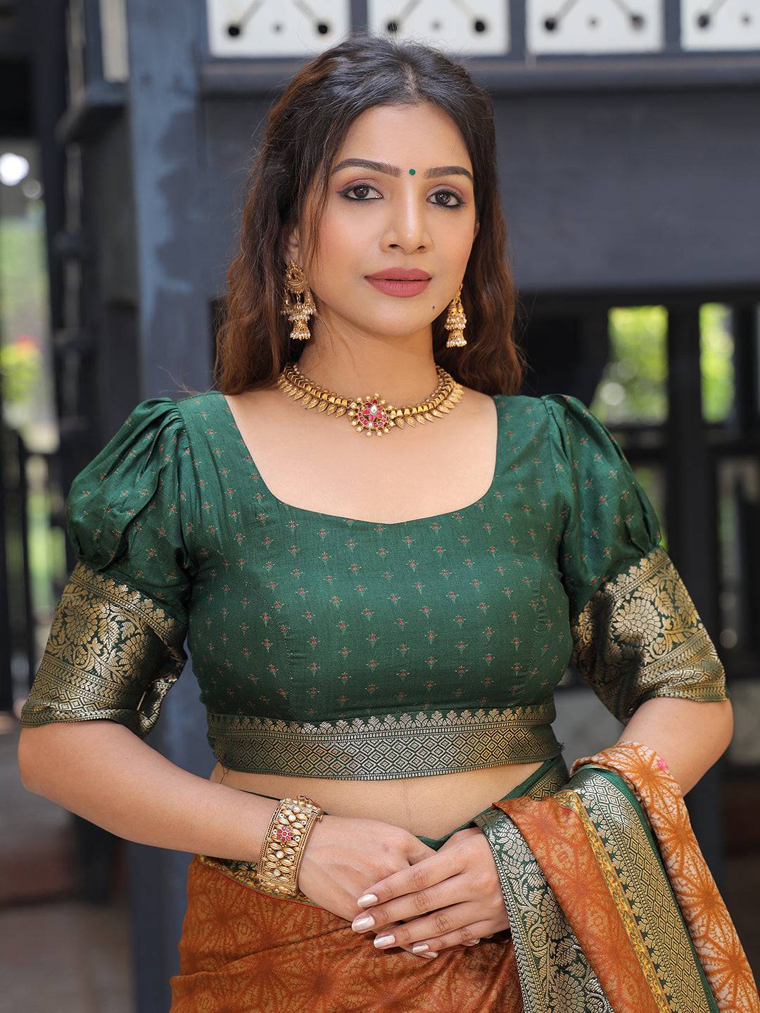 Brown Pure Viscose Dola Silk Saree With Kalamkari And Mughal Print - Luxe by My Store