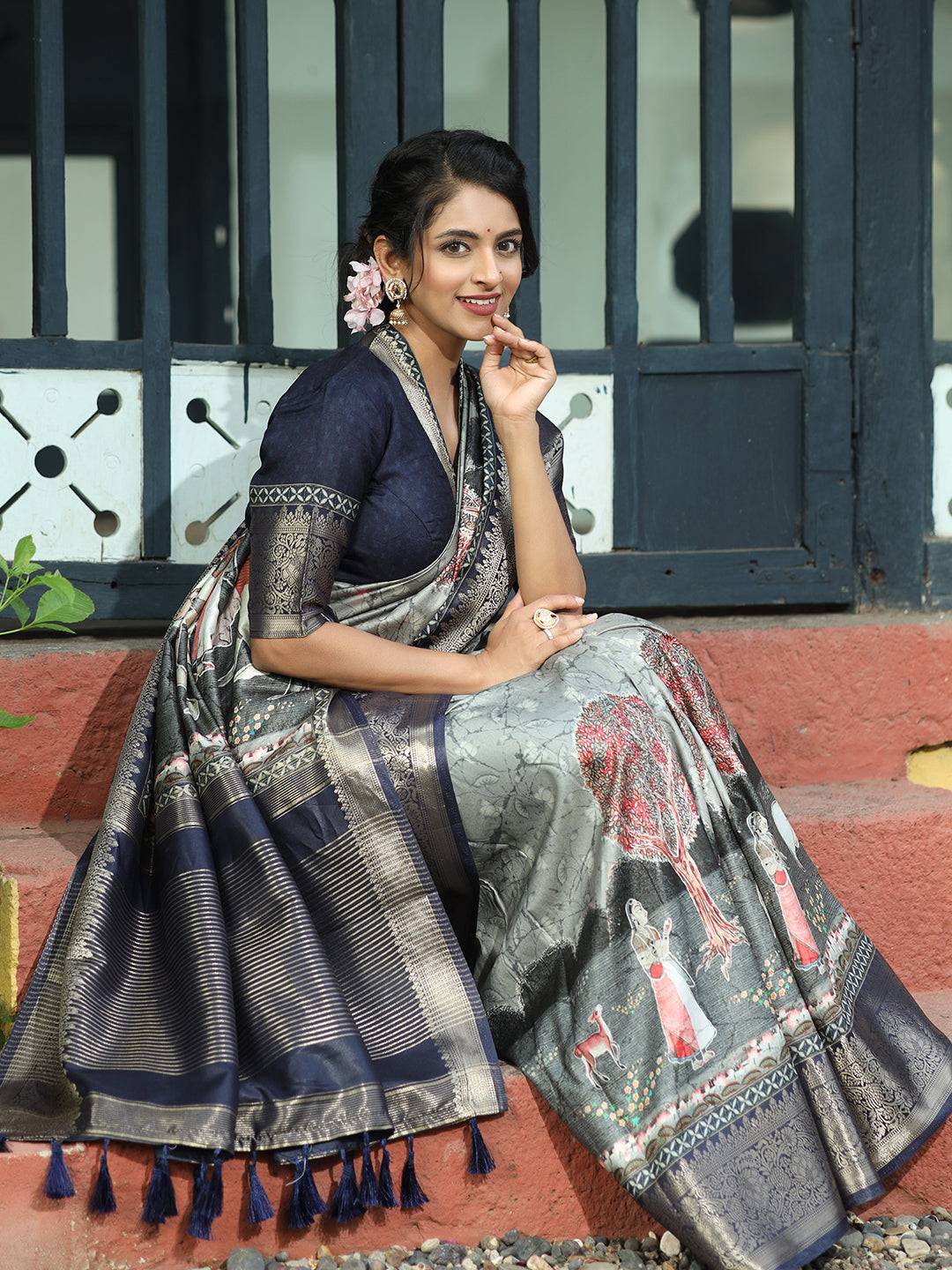 Batik Pen kalamkari With Zari Weaving Pallu Grey Colour Saree - Luxe