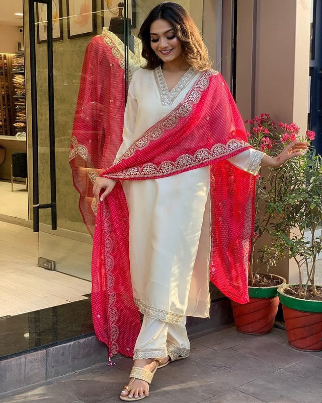 Pure White Kurta Accentuated with a Striking Scarlet Dupatta