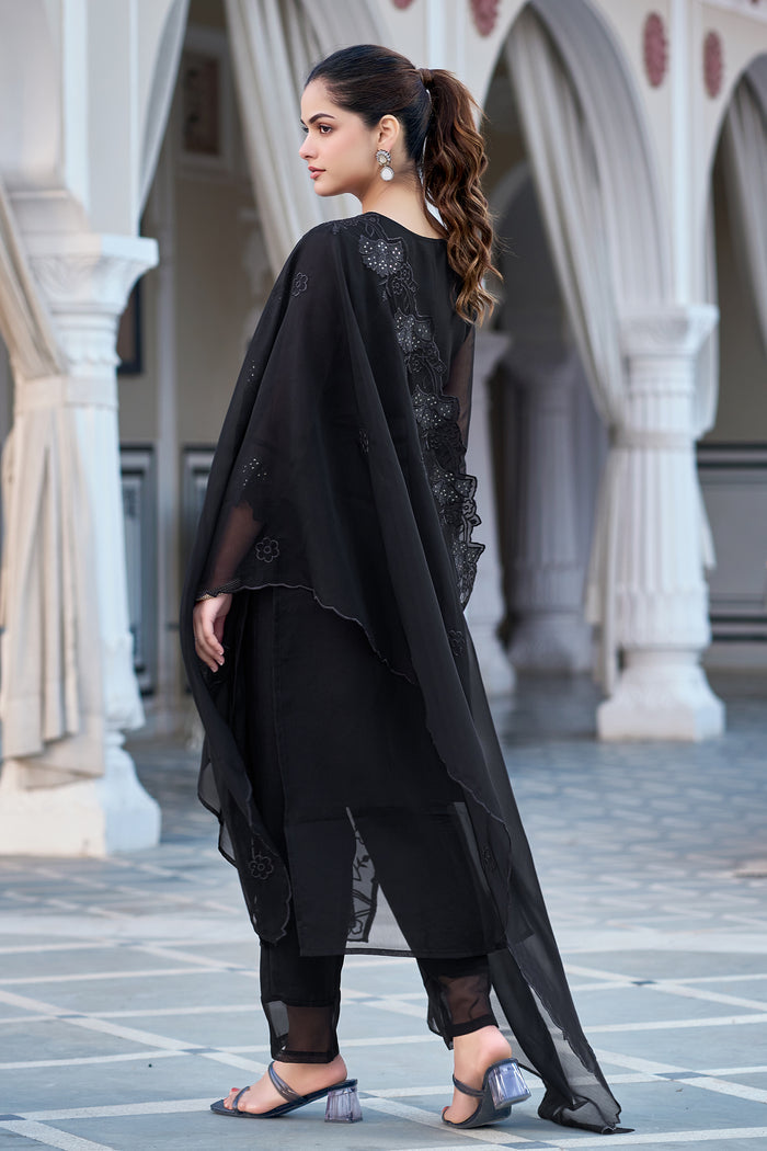 Elegant Black Embroidered Kurta Set for Women – Party & Festive Ethnic Wear