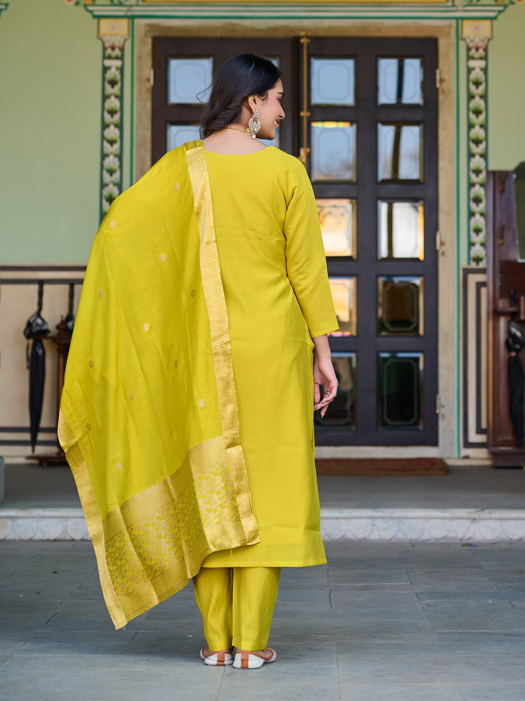 Ethenic Parrot Green Kurta Set