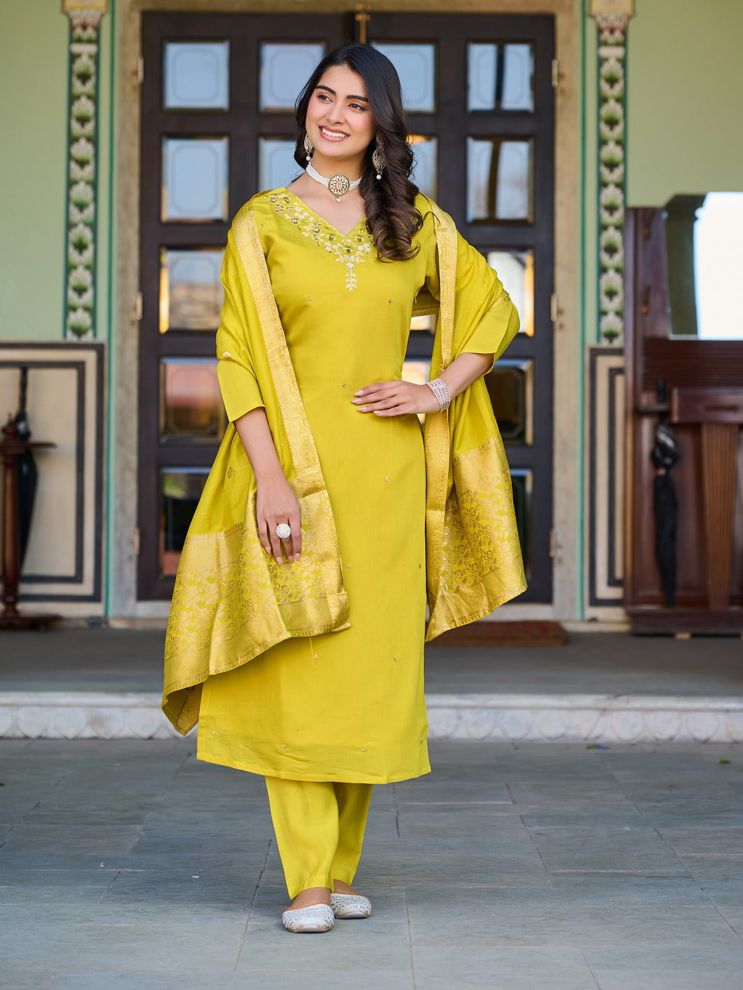 Ethenic Parrot Green Kurta Set