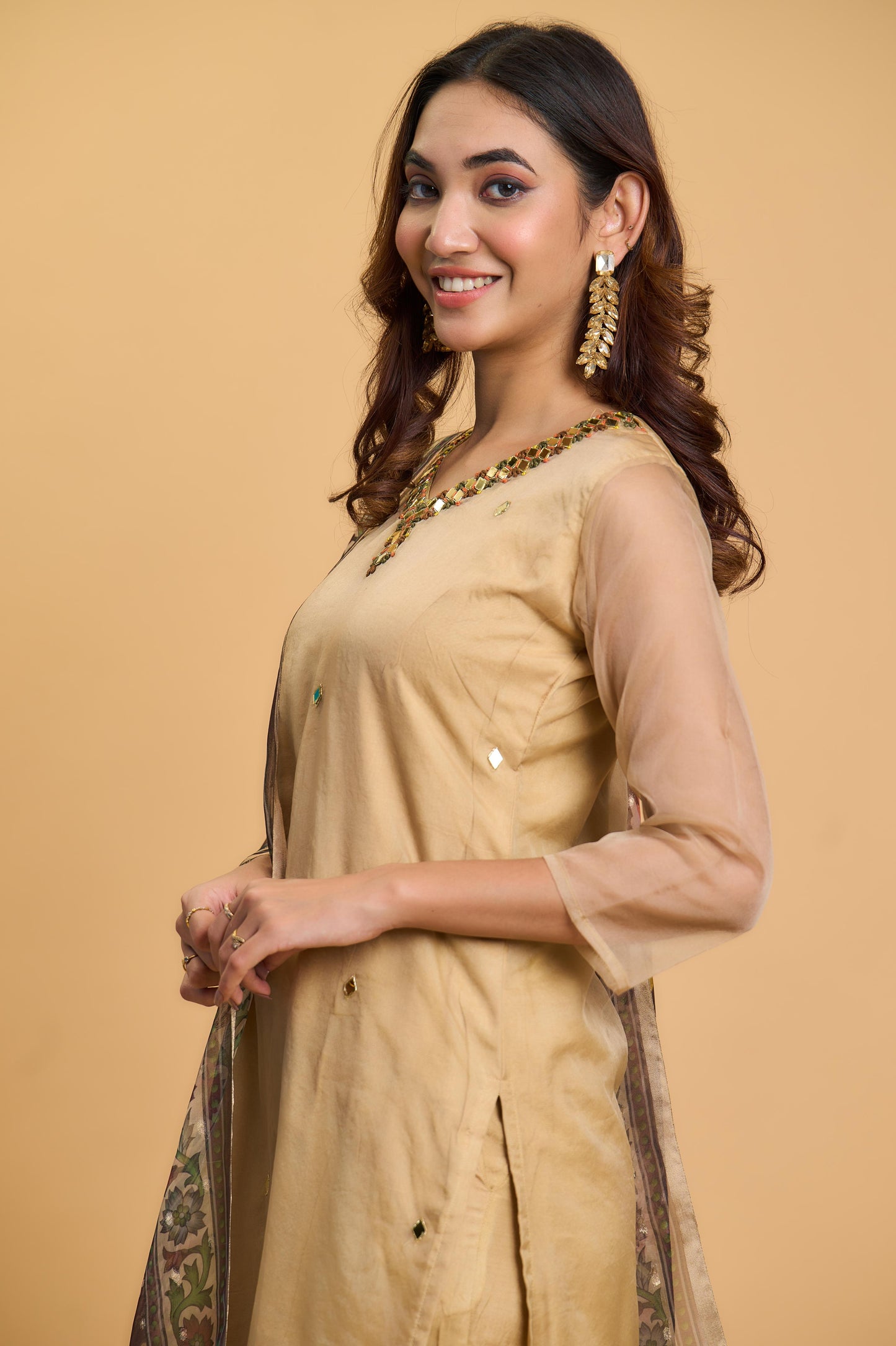 Trending begie Kurta Set For Laddies With Printed Duppta