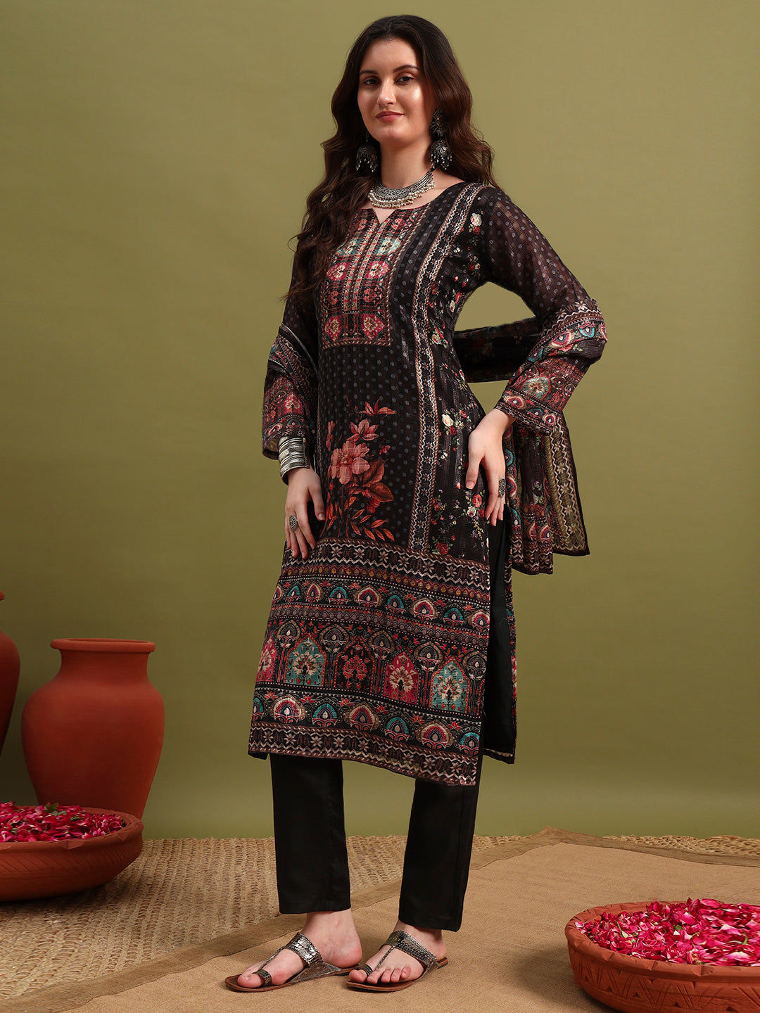 Black Floral Printed Kurta with Dupatta & Pants – Elegant Ethnic Wear
