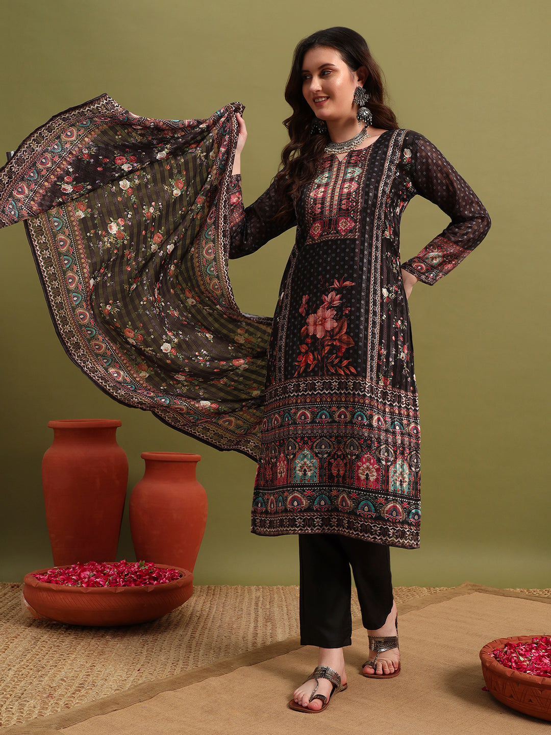 Black Floral Printed Kurta with Dupatta & Pants – Elegant Ethnic Wear