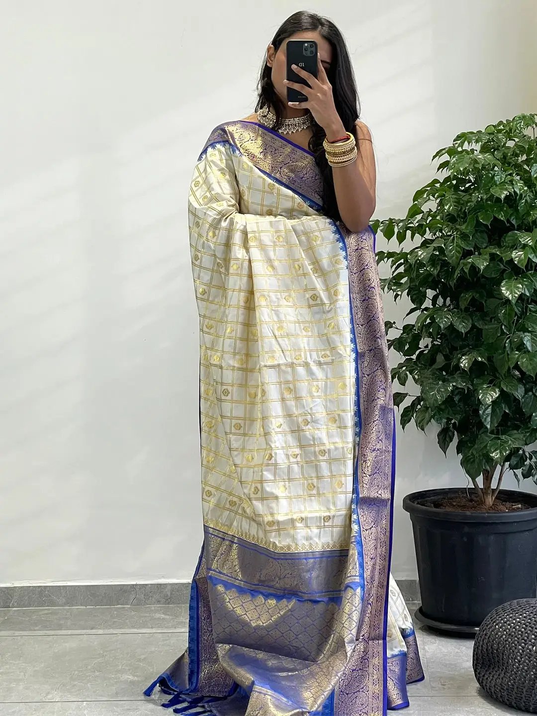 Divine Elegance Attractive Soft Silk Temple Border Gadwal Saree by My Store