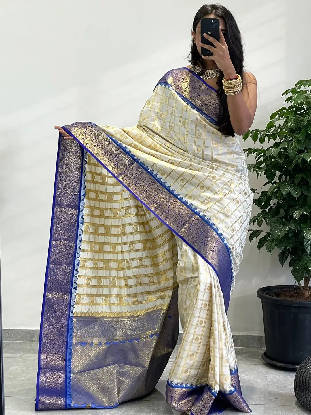Divine Elegance Attractive Soft Silk Temple Border Gadwal Saree by My Store