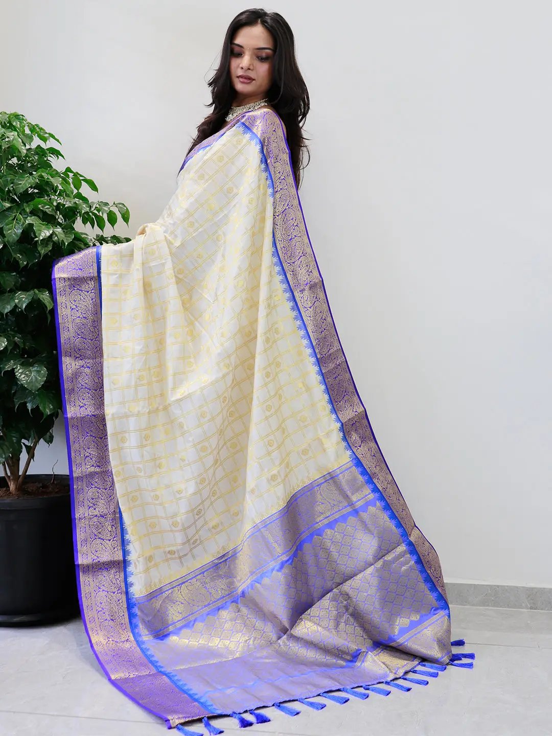 Divine Elegance Attractive Soft Silk Temple Border Gadwal Saree by My Store