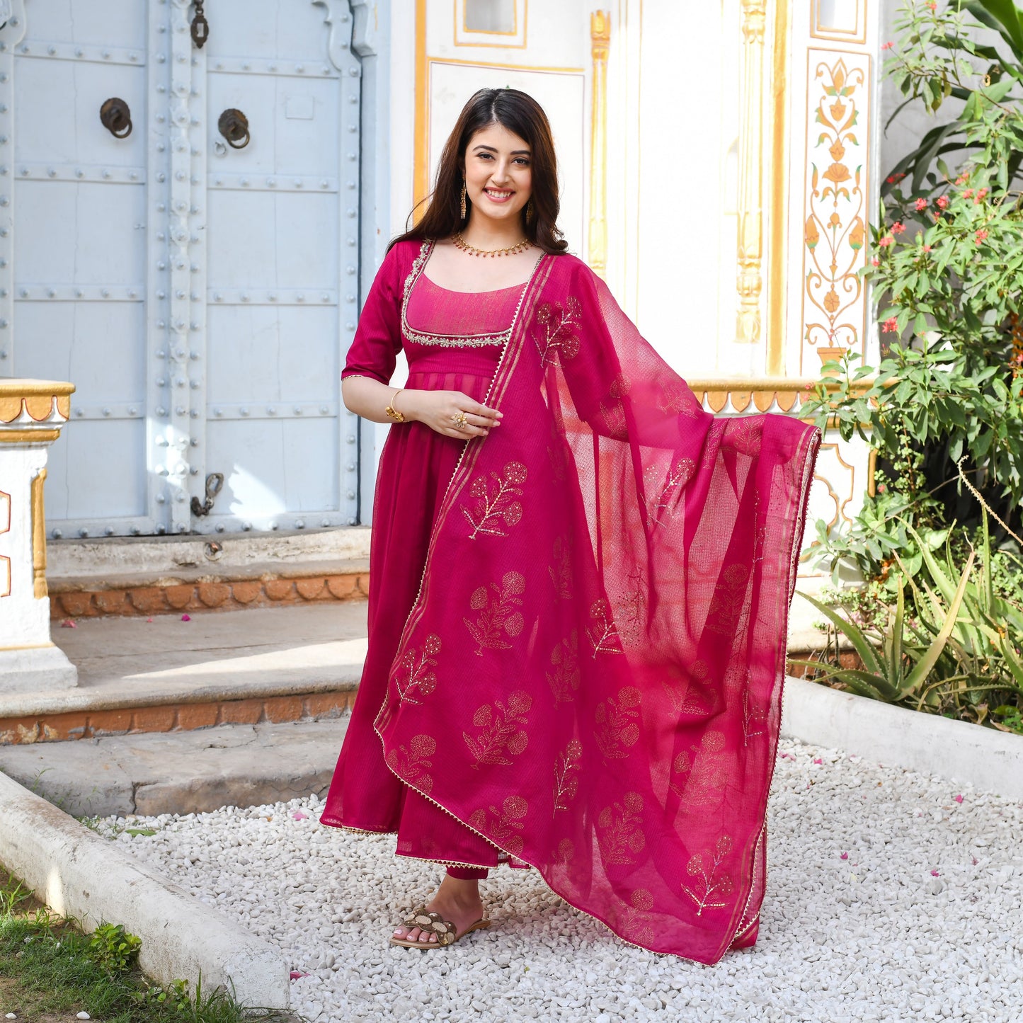 ISHWARIYA SUIT SET