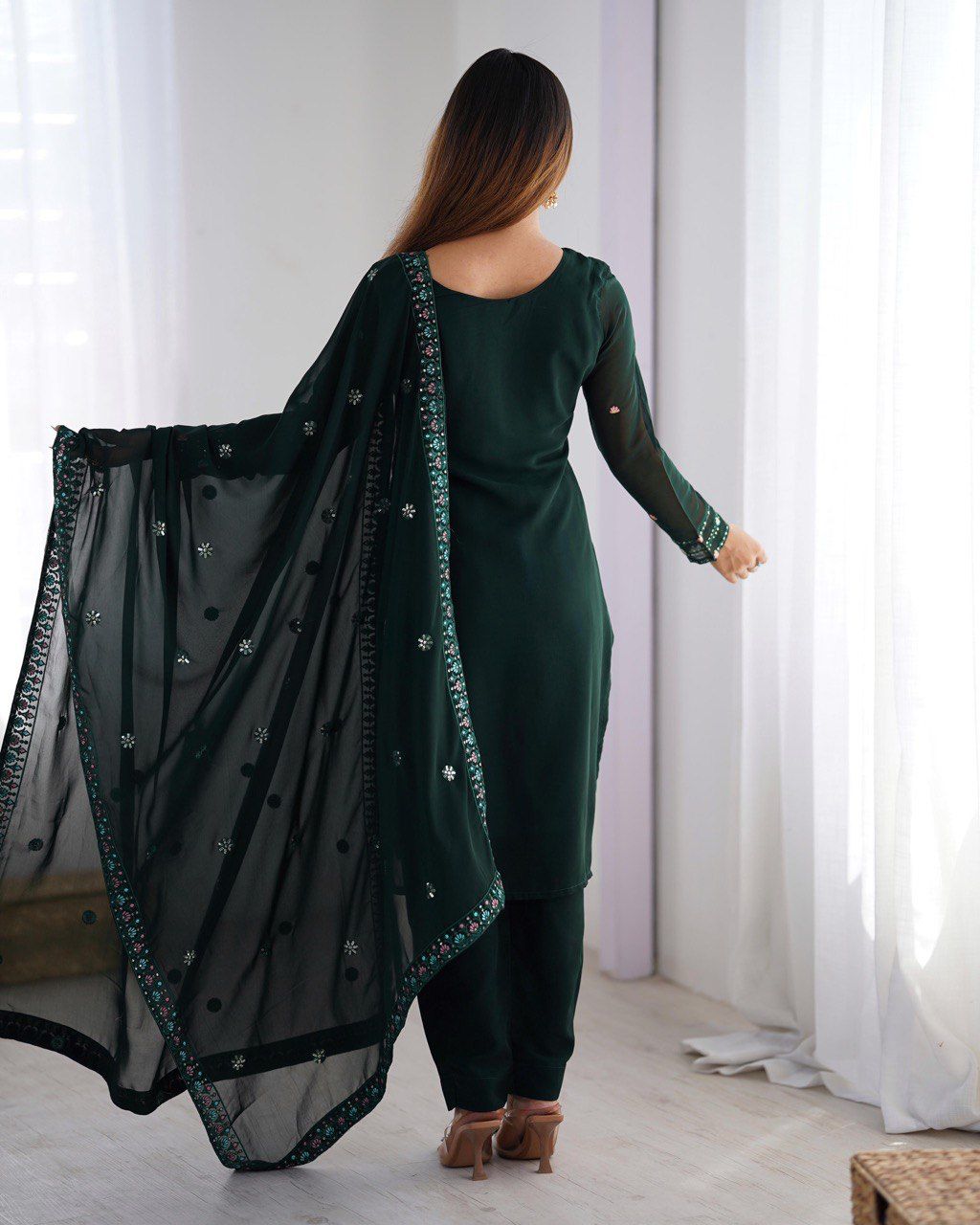 Festive Green Radiance Kurta Set