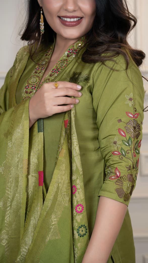 Elegant Green Kurta Set for Women