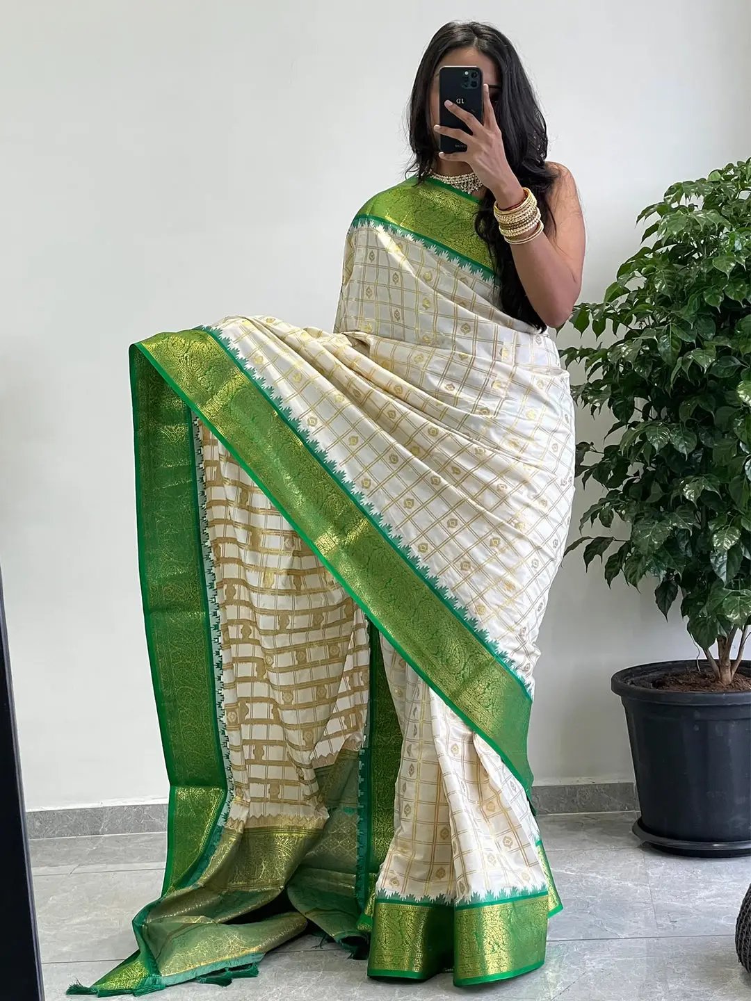 Divine Elegance Attractive Soft Silk Temple Border Gadwal Saree by My Store