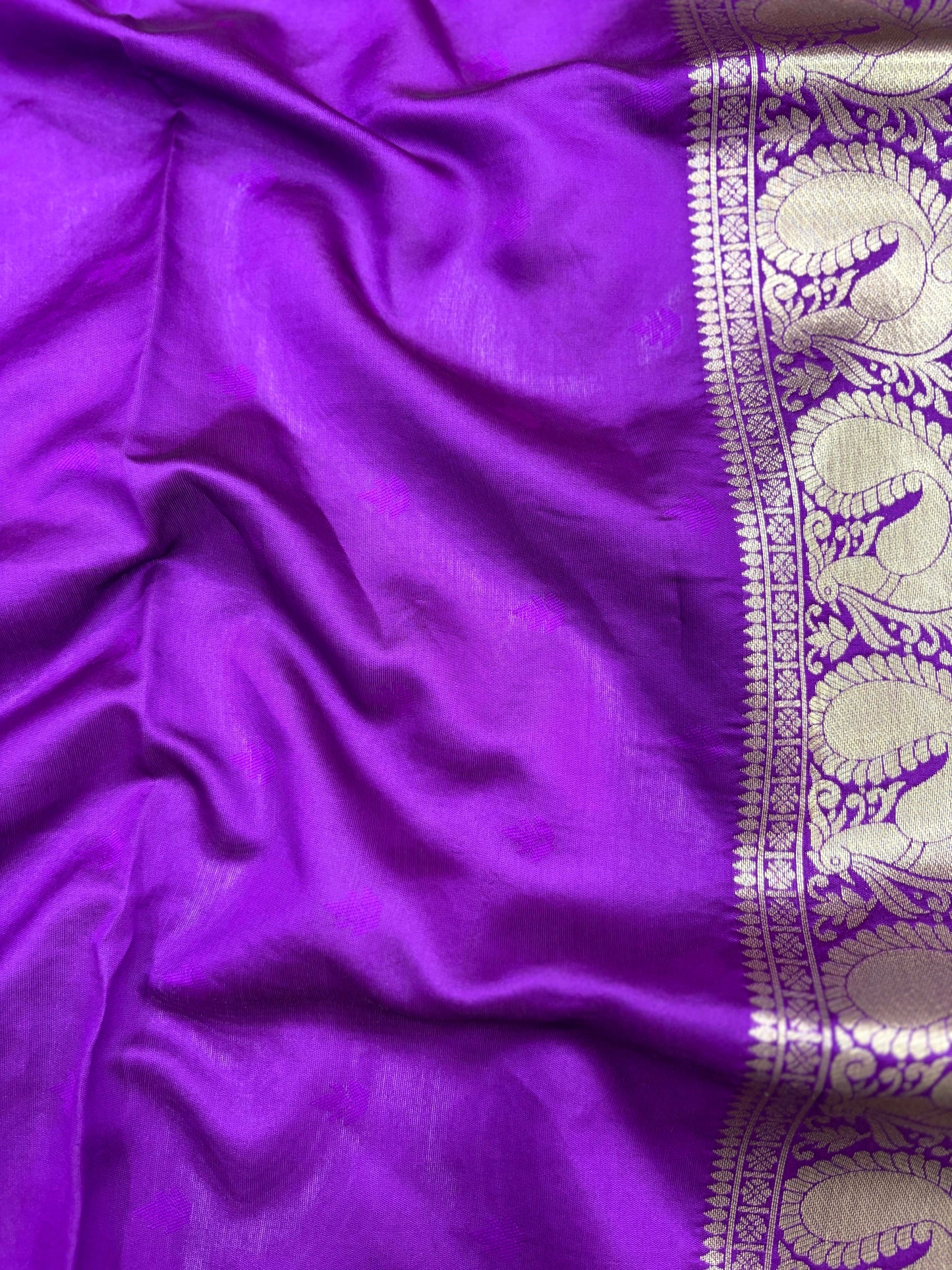 Radiant Rama Banarasi Silver Buttas Zari Weaving Saree by My Store