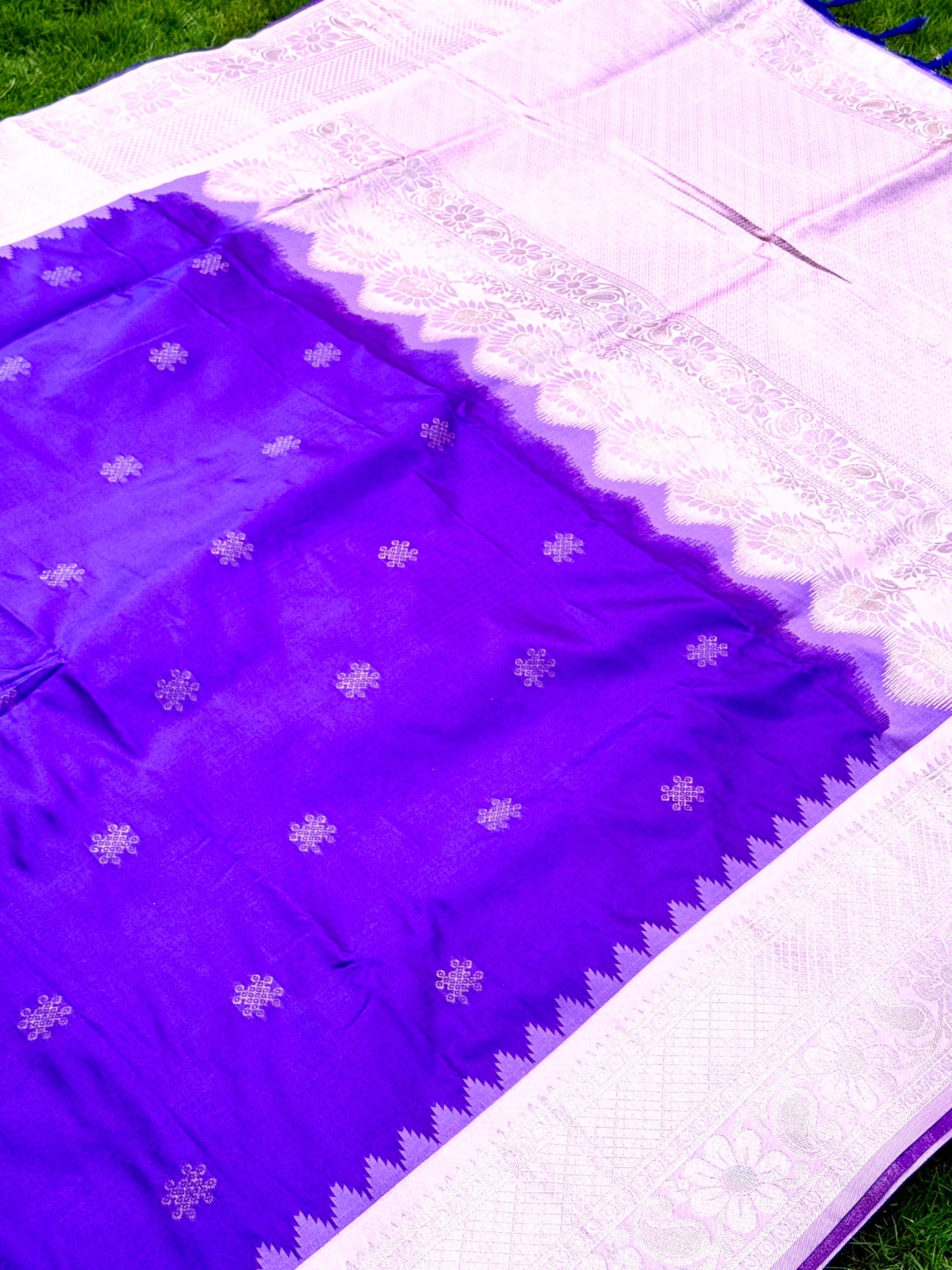 Purple Kolam Butti Gadwal Pattu Saree