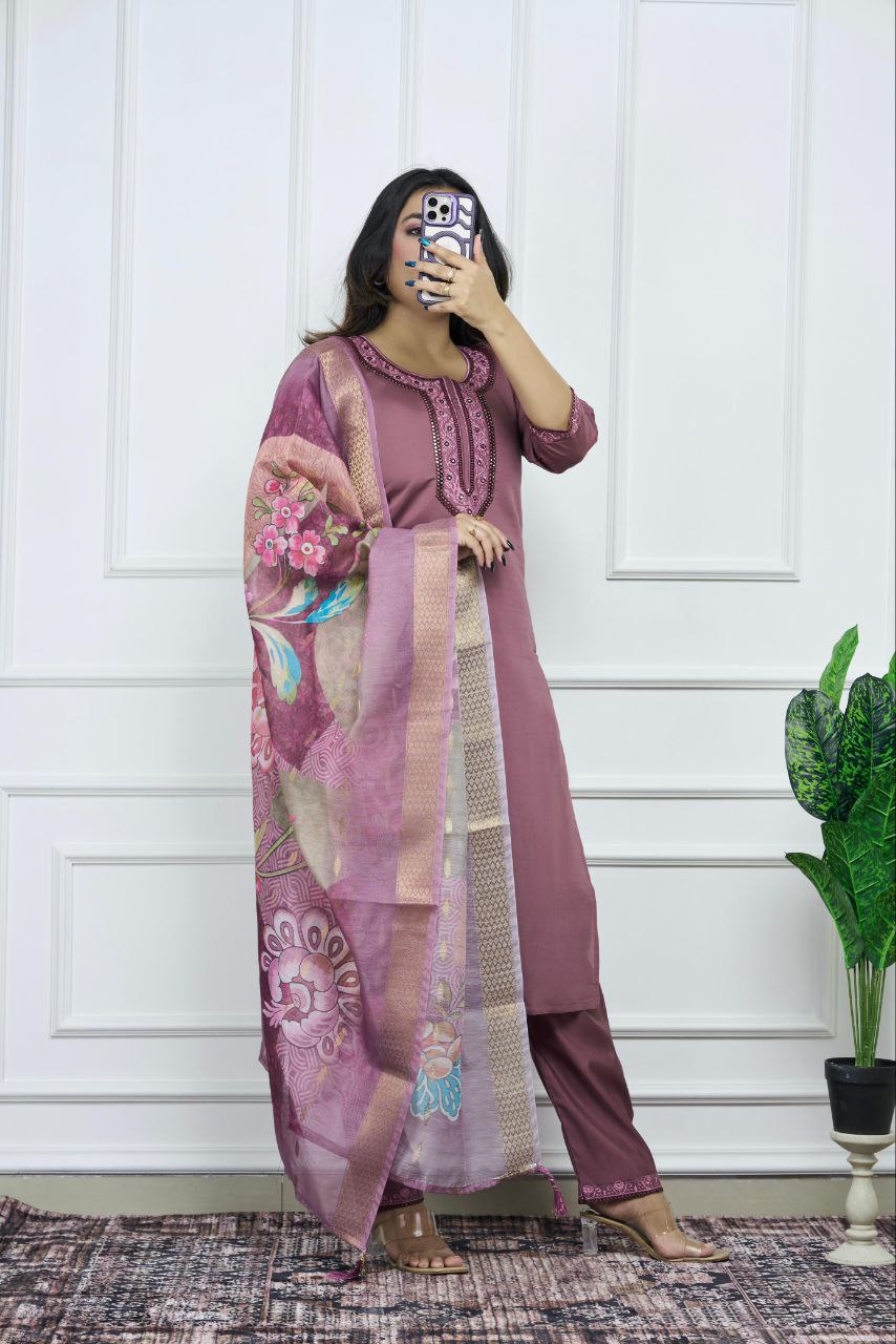 Traditional Wear Ethenic Kurta Set For Women