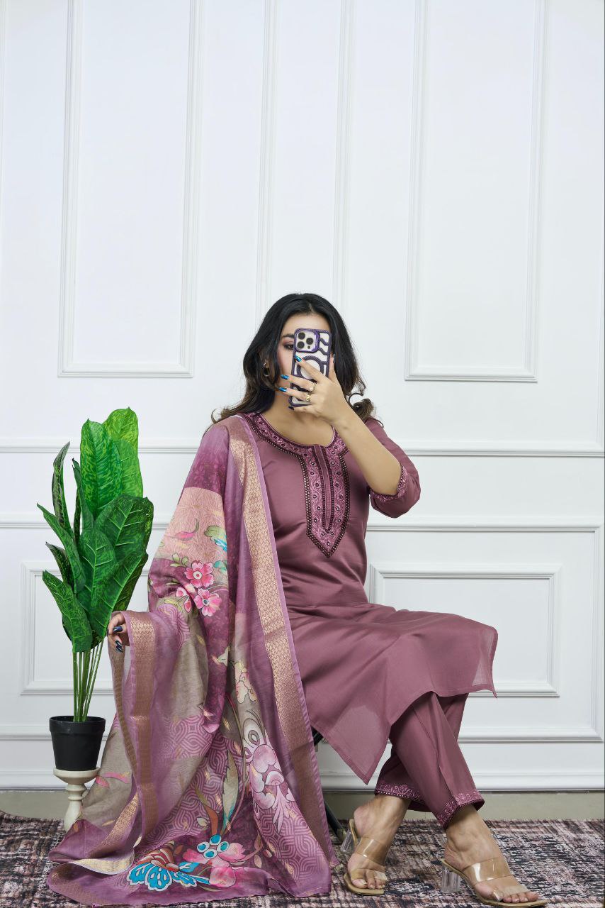 Traditional Wear Ethenic Kurta Set For Women