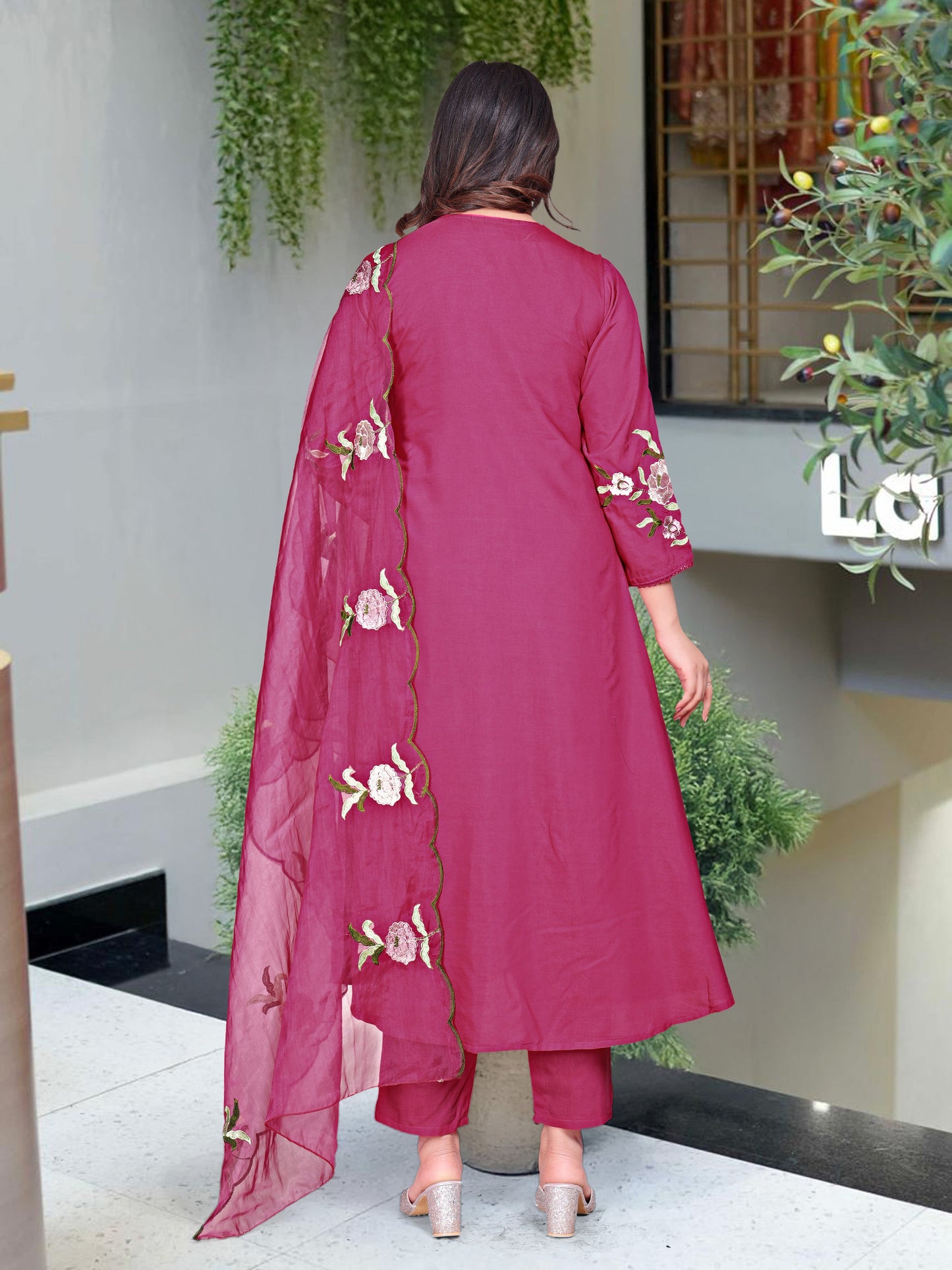 Stylish Pink Floral Embroidered Kurta Set with Dupatta