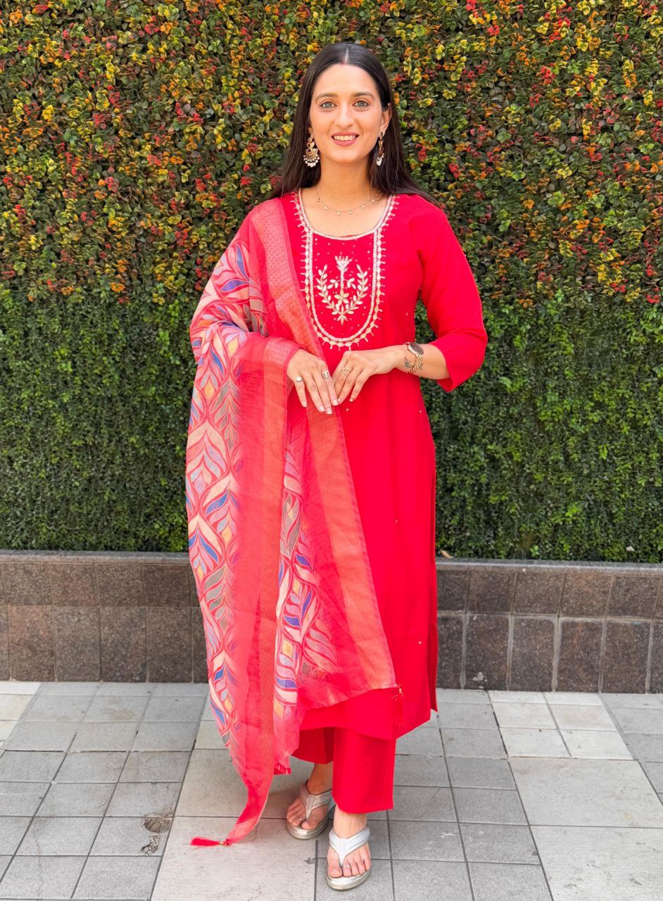 Royal Scarlet Ethnic Kurta Set For Women
