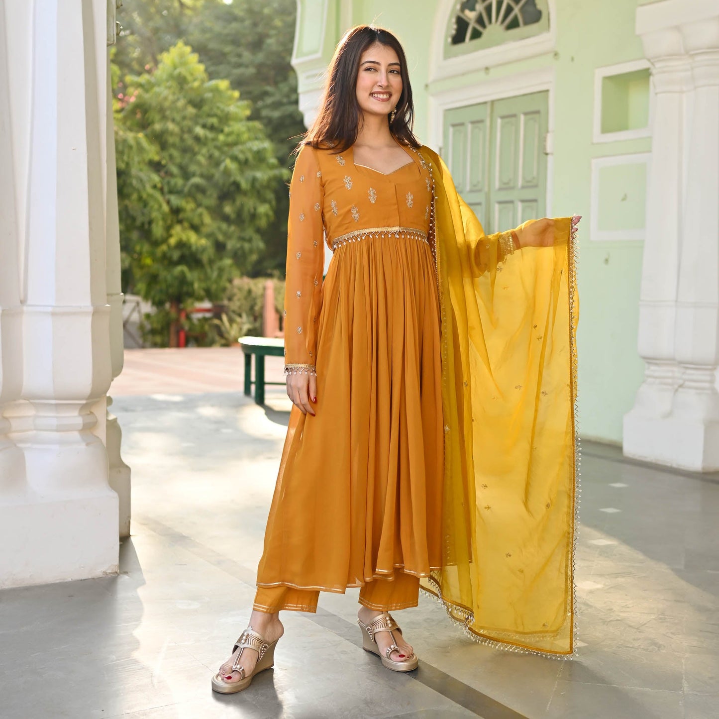 BHUMI SUIT SET