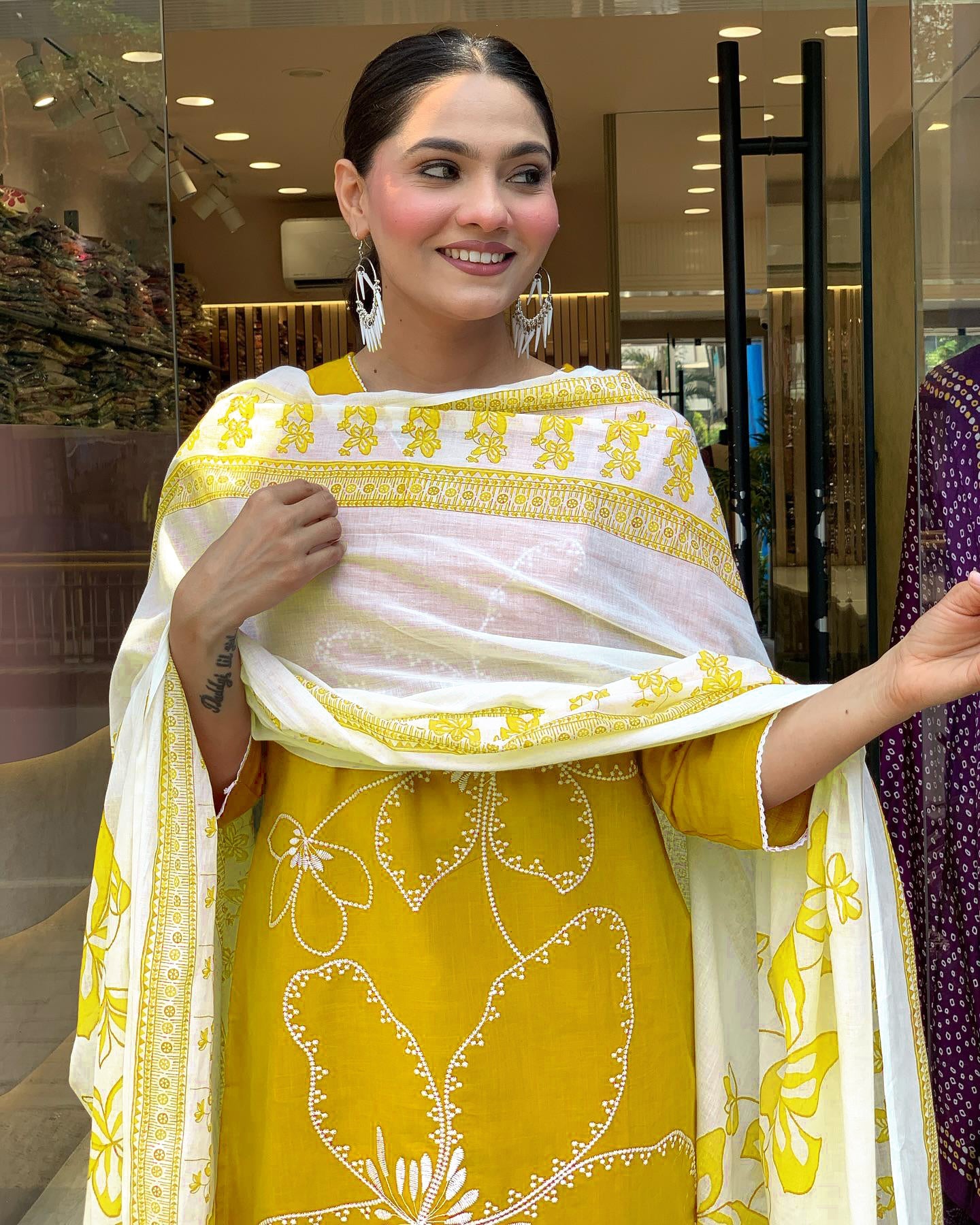 Trending Wear Silk Yellow Kurta Set For Women