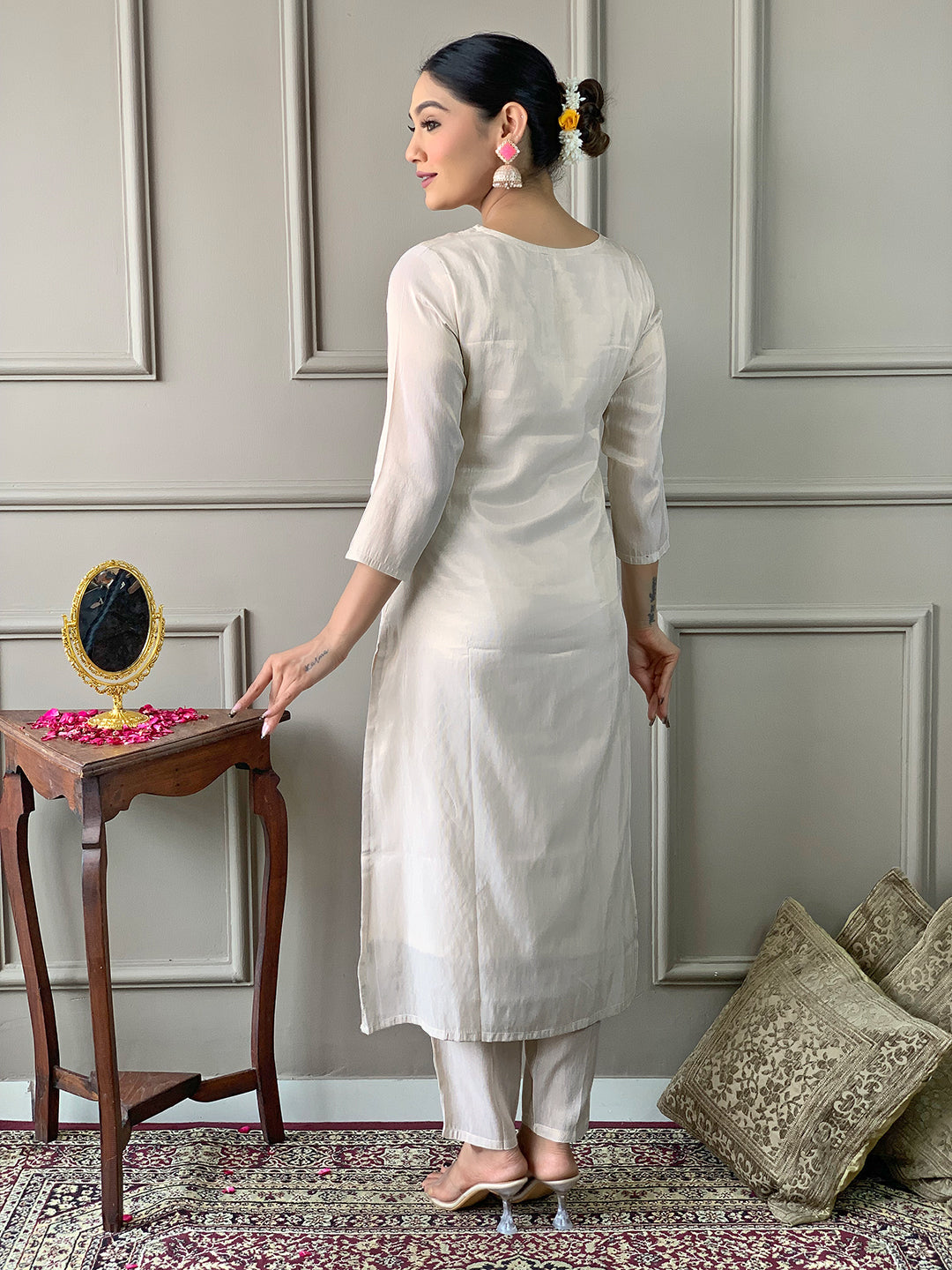 Trending Women Wear white Kurta Set