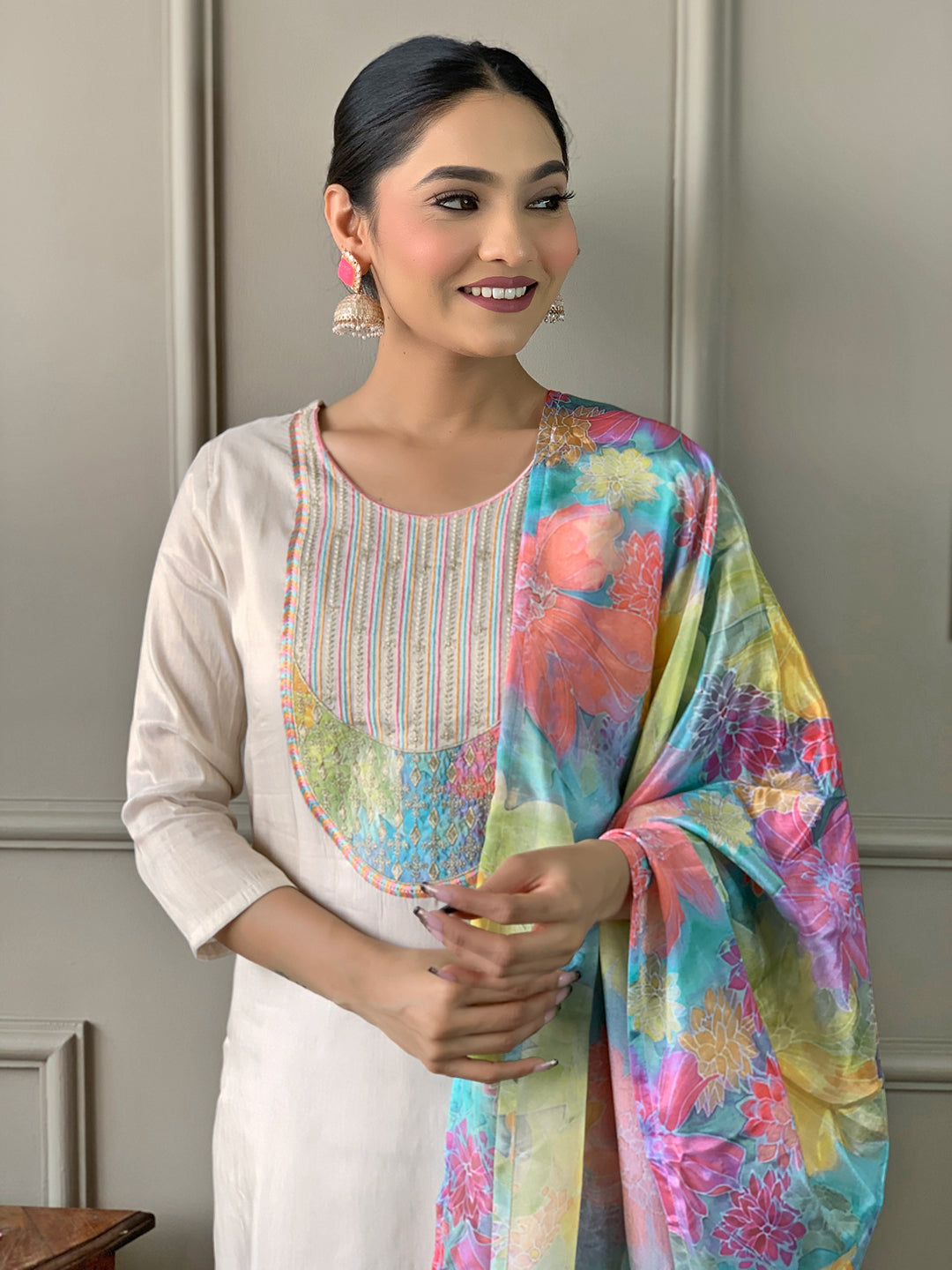 Trending Women Wear white Kurta Set