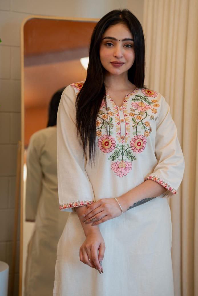 Minimalist White Kurta Set for Timeless Elegance