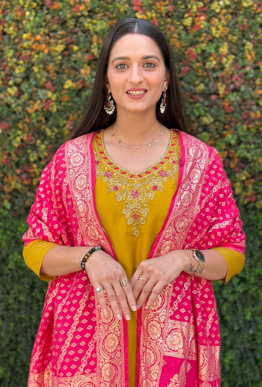 Trendy Yellow Kurta Set with Pink Dupatta – Comfortable & Chic Ethnic Look