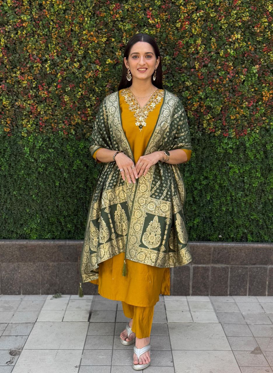 Yellow Kurti Set with Green Dupatta – Elegant Traditional Outfit for Women