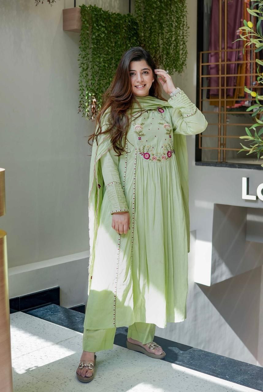 classi green kurta set for women