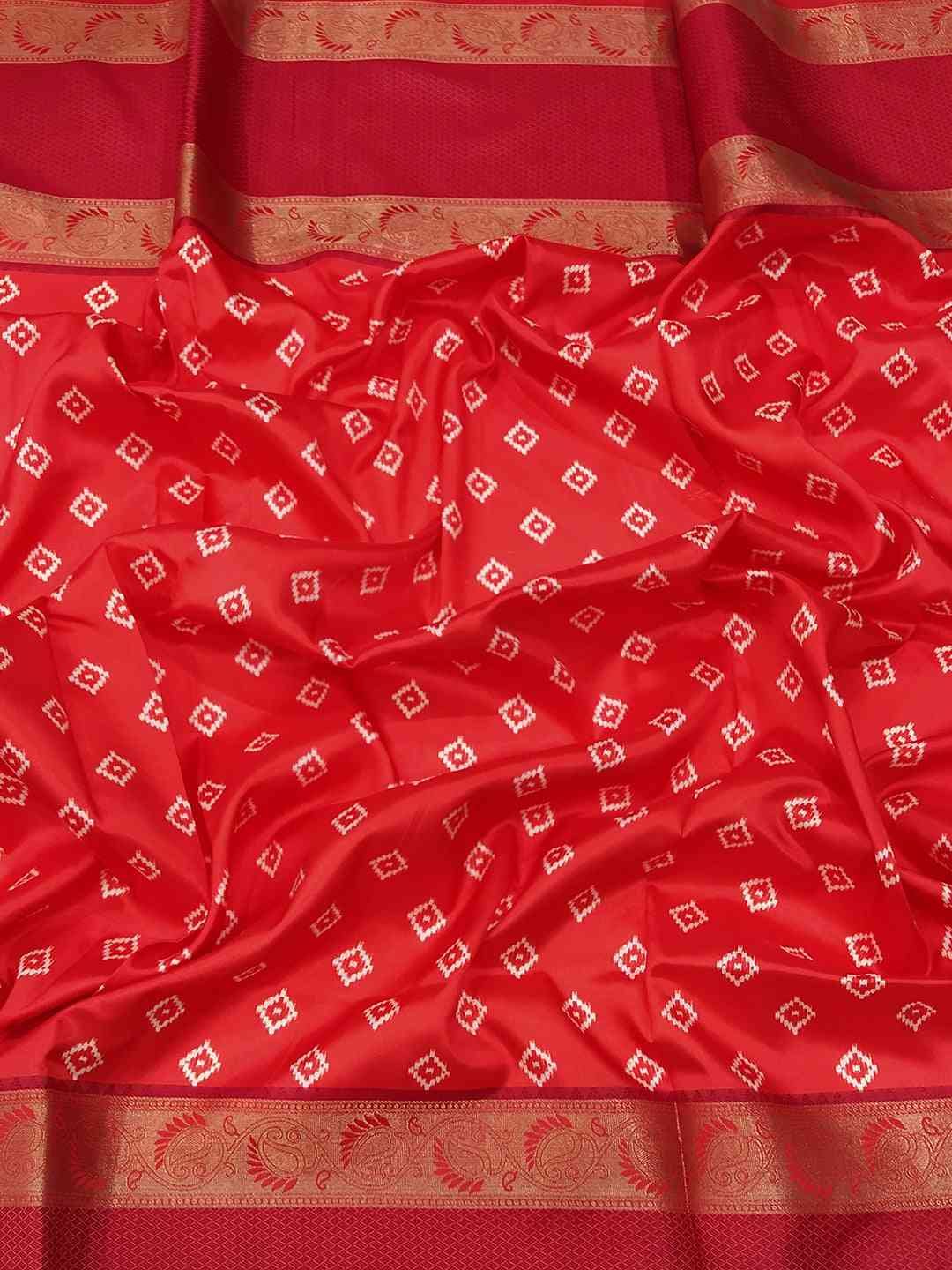 Attractive Soft Silk Gadwal Border Pochampally Print Saree