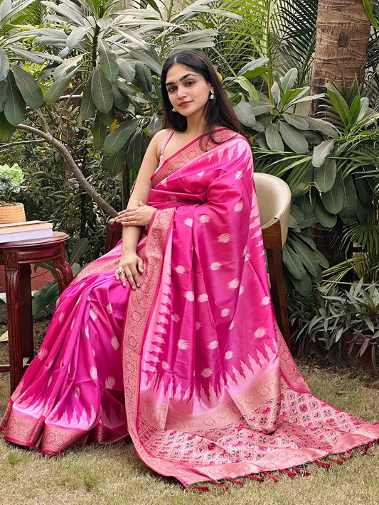 Soft Silk Banarasi saree With Zari Patola Pallu. by My Store