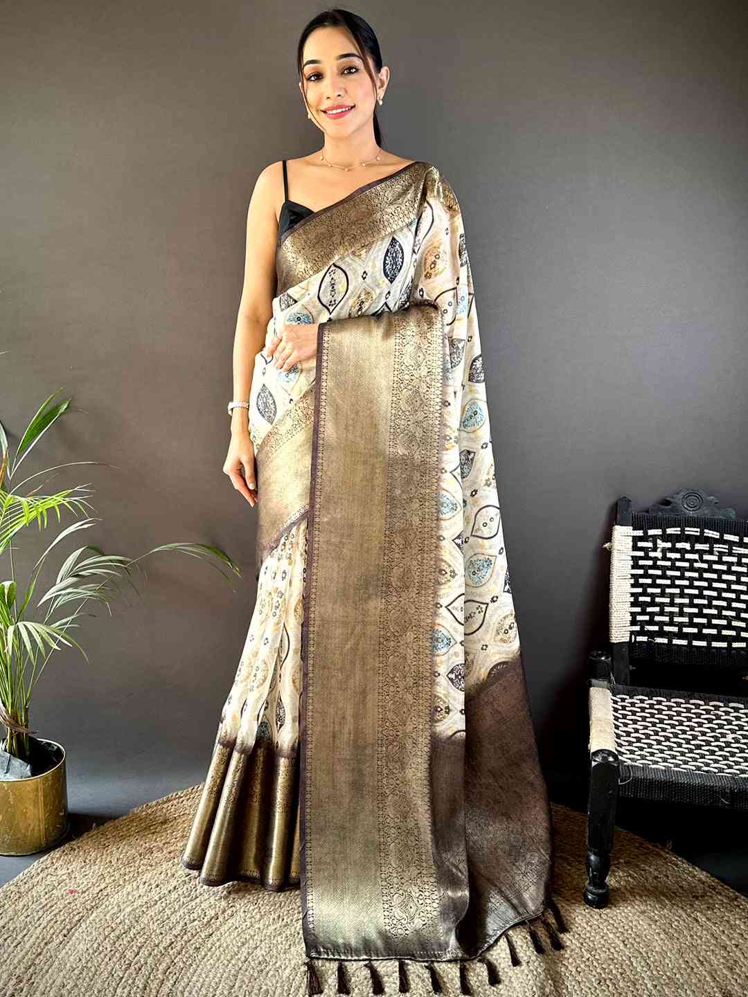 White Geometric Kota Doriya Saree