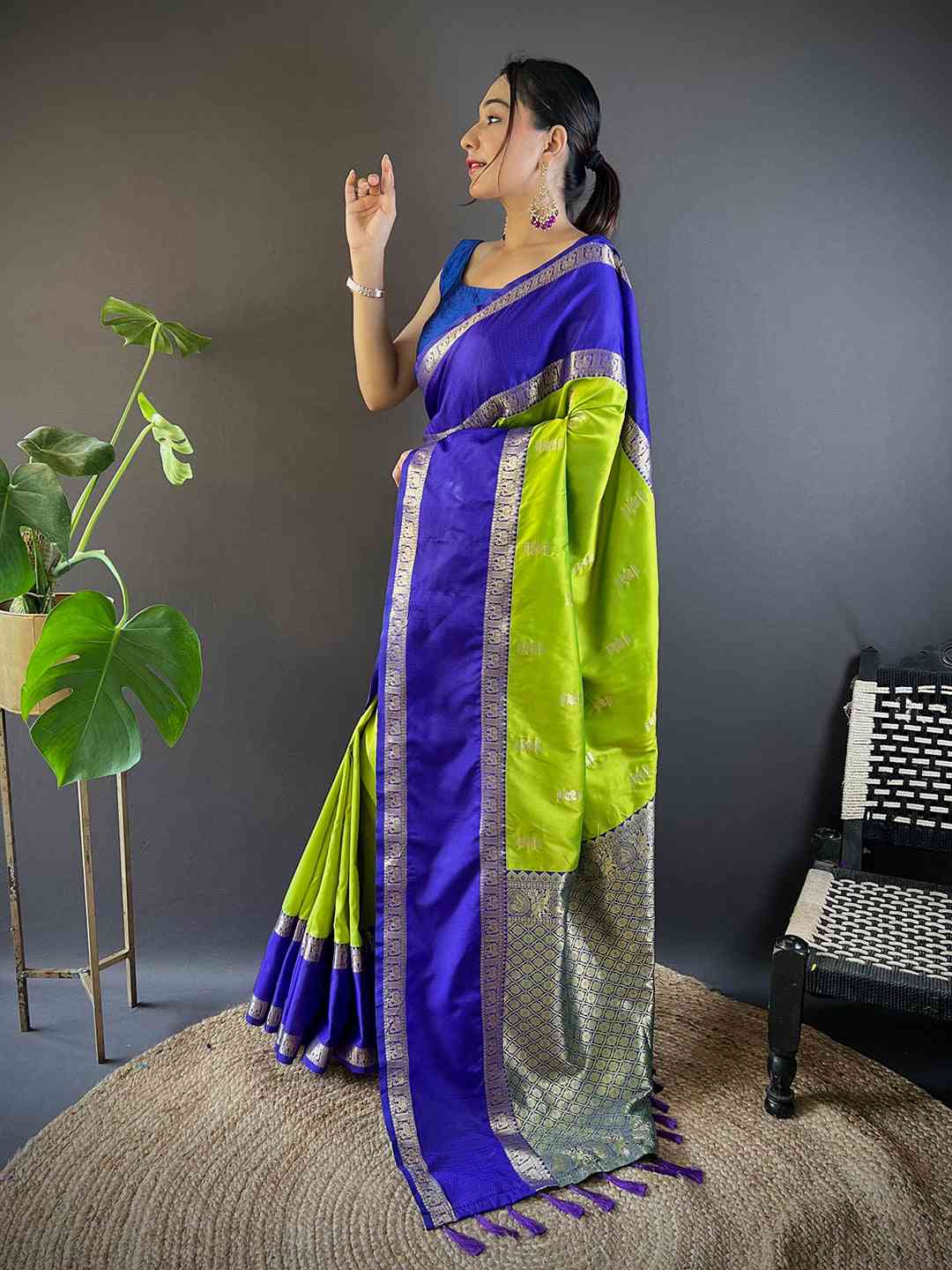 Eyecapthear Gadhwal Pure Soft Silk Festive Wear Saree