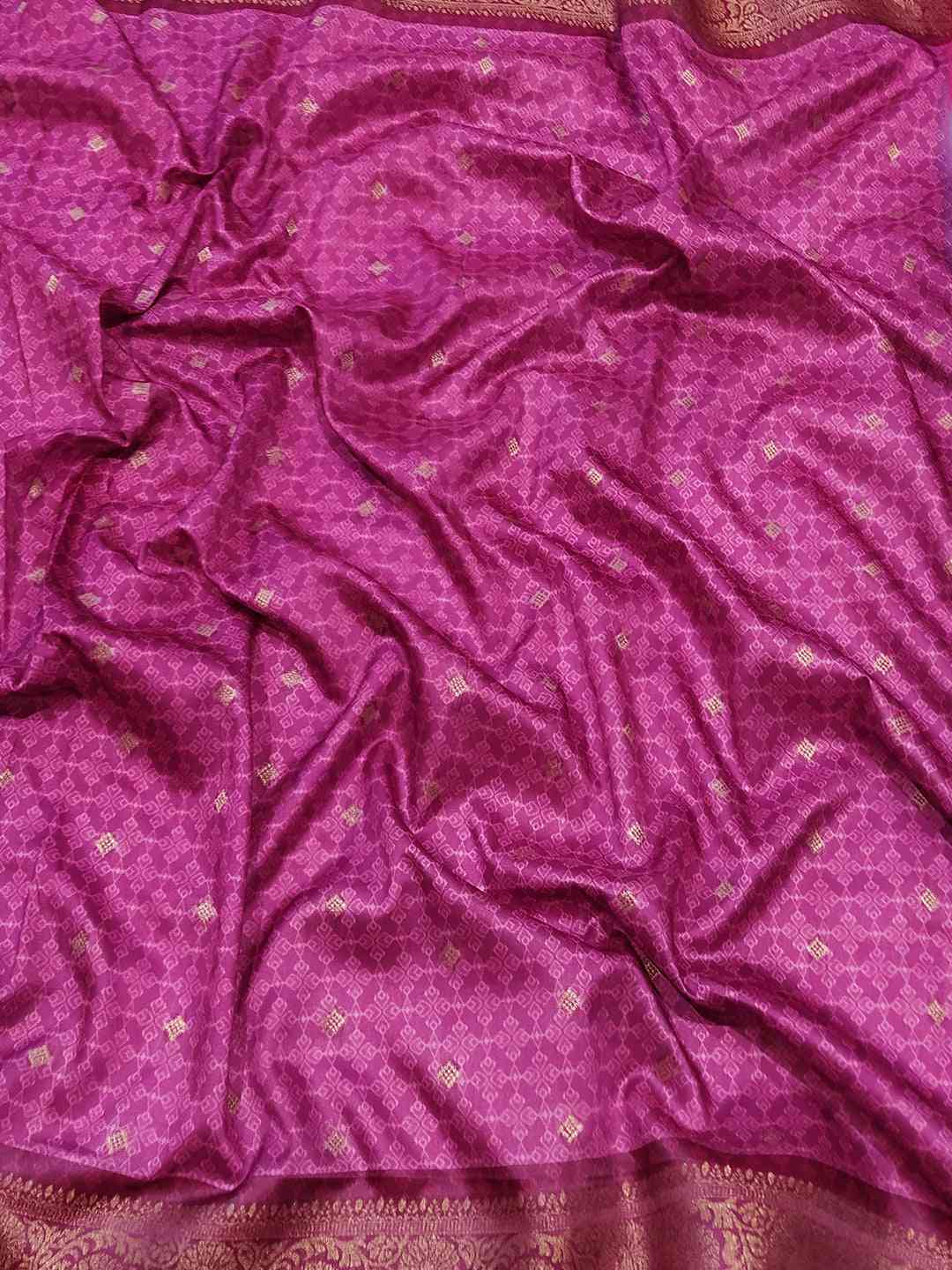 Pure Banarasi Soft Silk Saree With Jeqard Weaving Collection by My Store