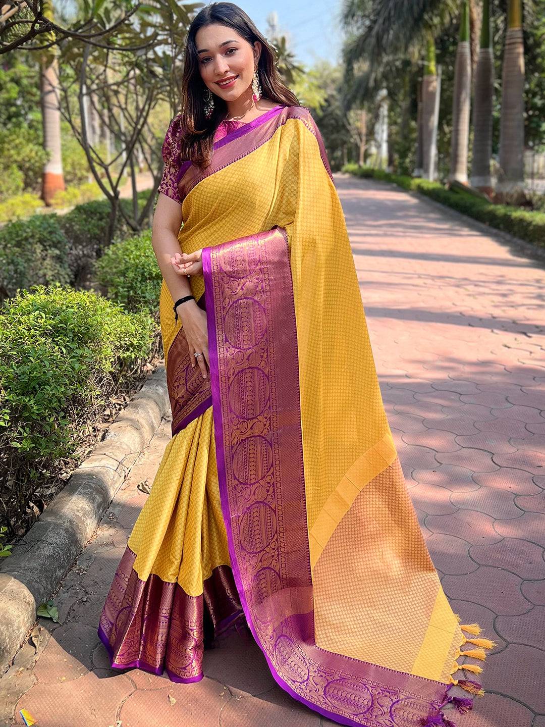Yellow Aura Soft Silk Saree With Kanjivaram Weaving Broced Zari Blouse