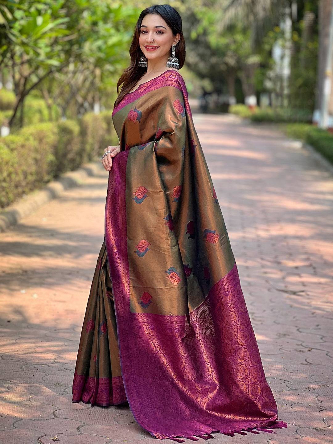 Midium Bronze Kanjivaram Tissue Saree With Gold Zari Weaving