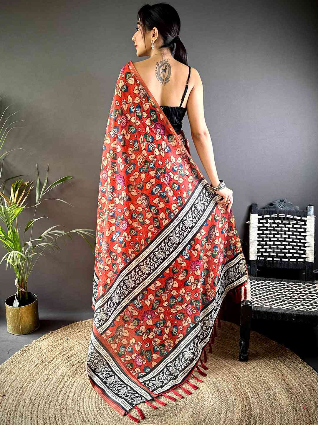 Red Chanderi Phulkari Floral Sulb Saree by My Store