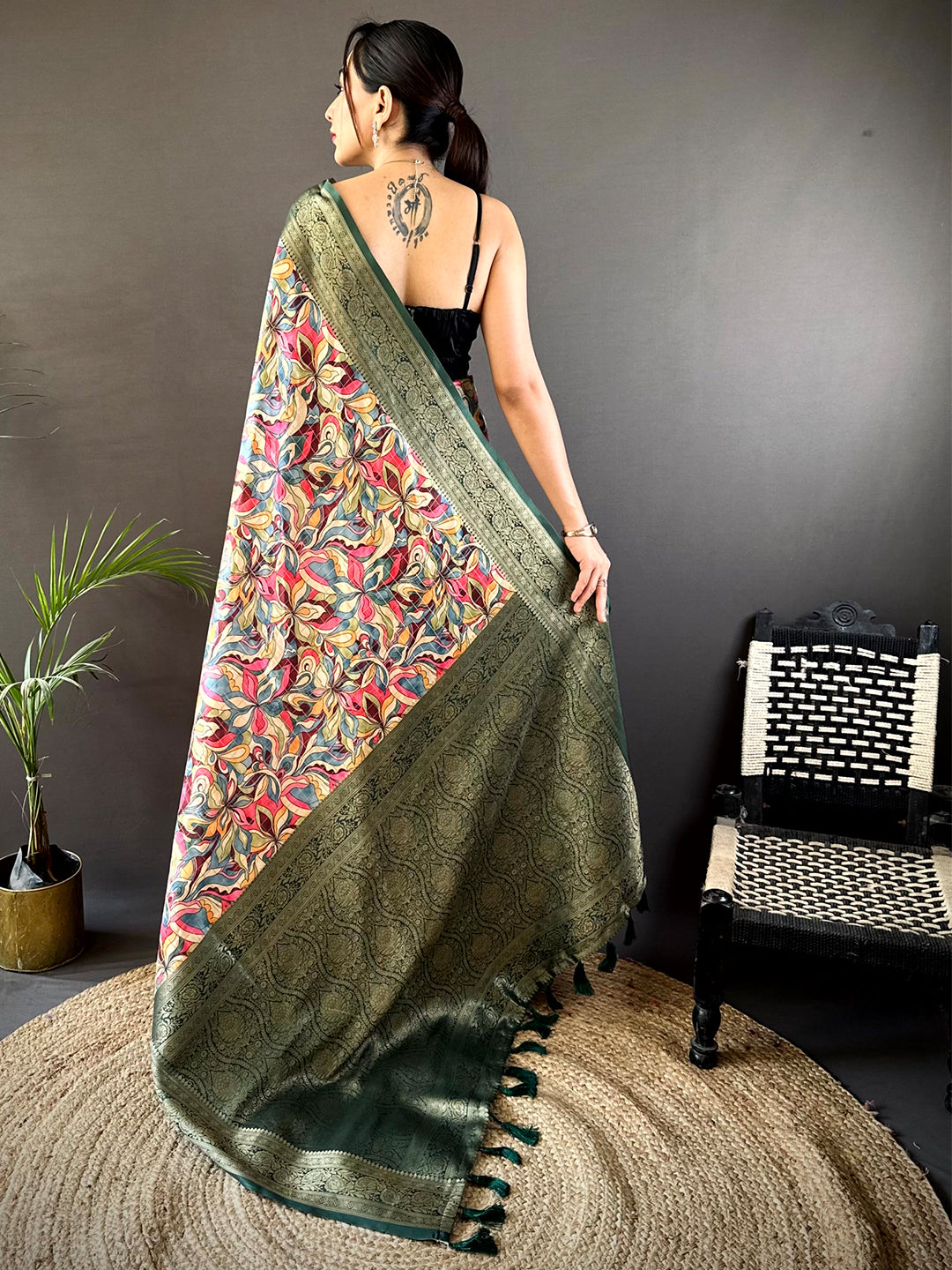Green Soft Gadwal Pattu Geometric Saree by My Store