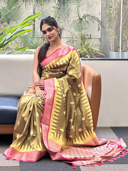 Soft Silk Banarasi saree With Zari Patola Pallu. by My Store