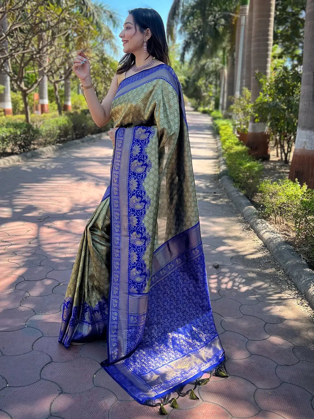 Bollywood One Gram Gold Tissue Kanjivaram Soft Silk Saree
