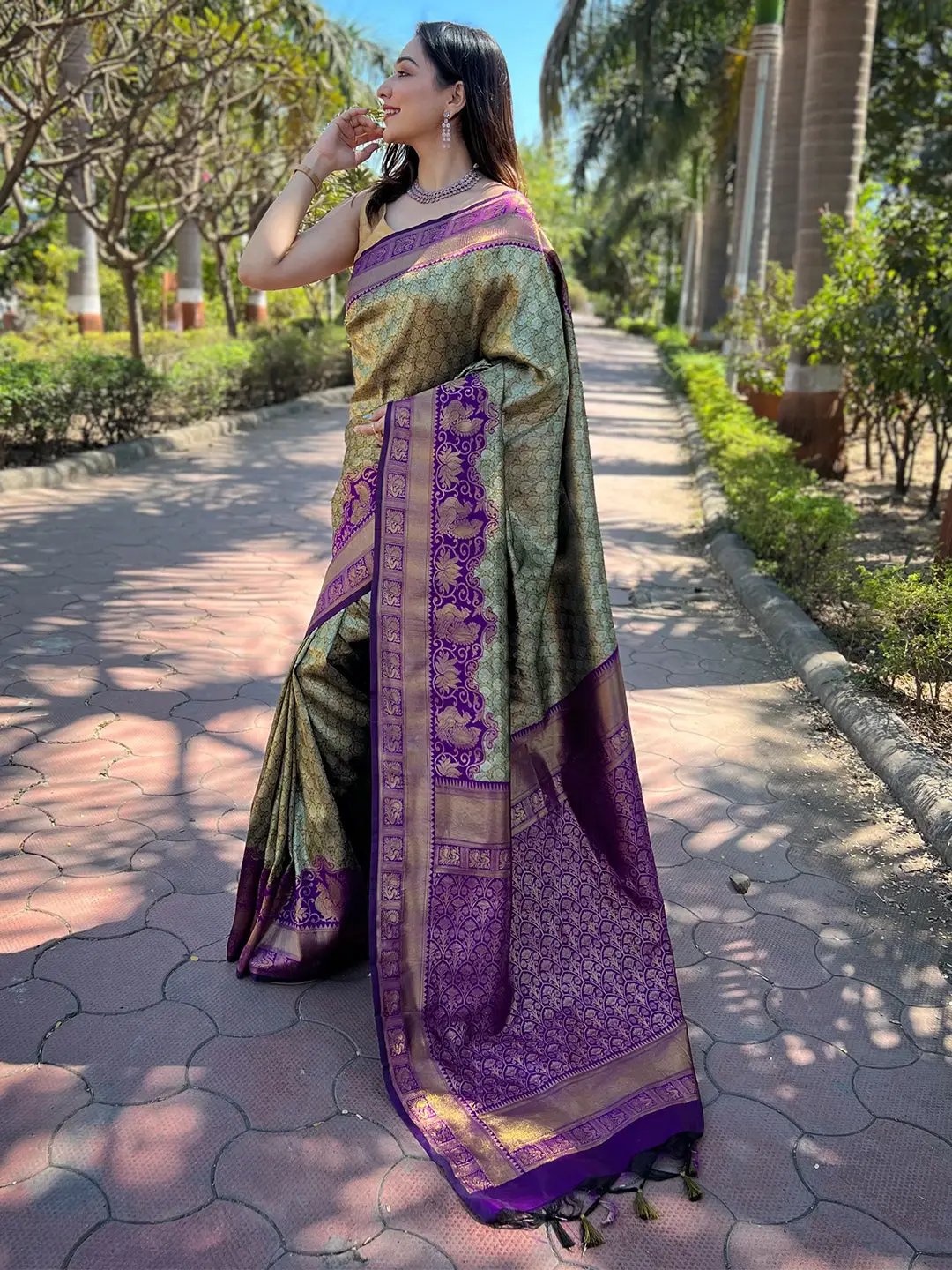 Beautiful One Gram Gold Tissue Kanjivaram Soft Silk Saree