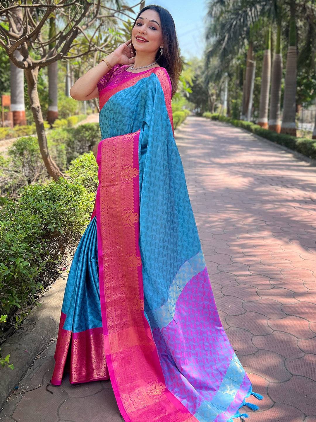 Stylish Kanjivaram Silk Saree With Broced Zari Blouse by My Store
