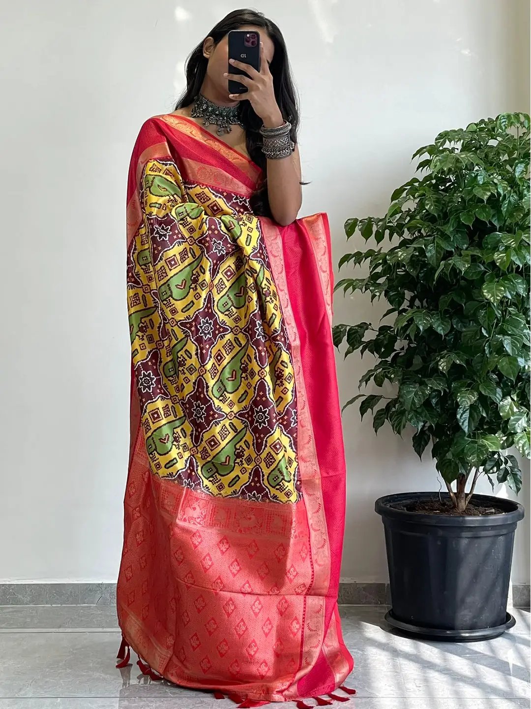 Attractive Soft Silk Gadwal Border Pochampally Print Saree