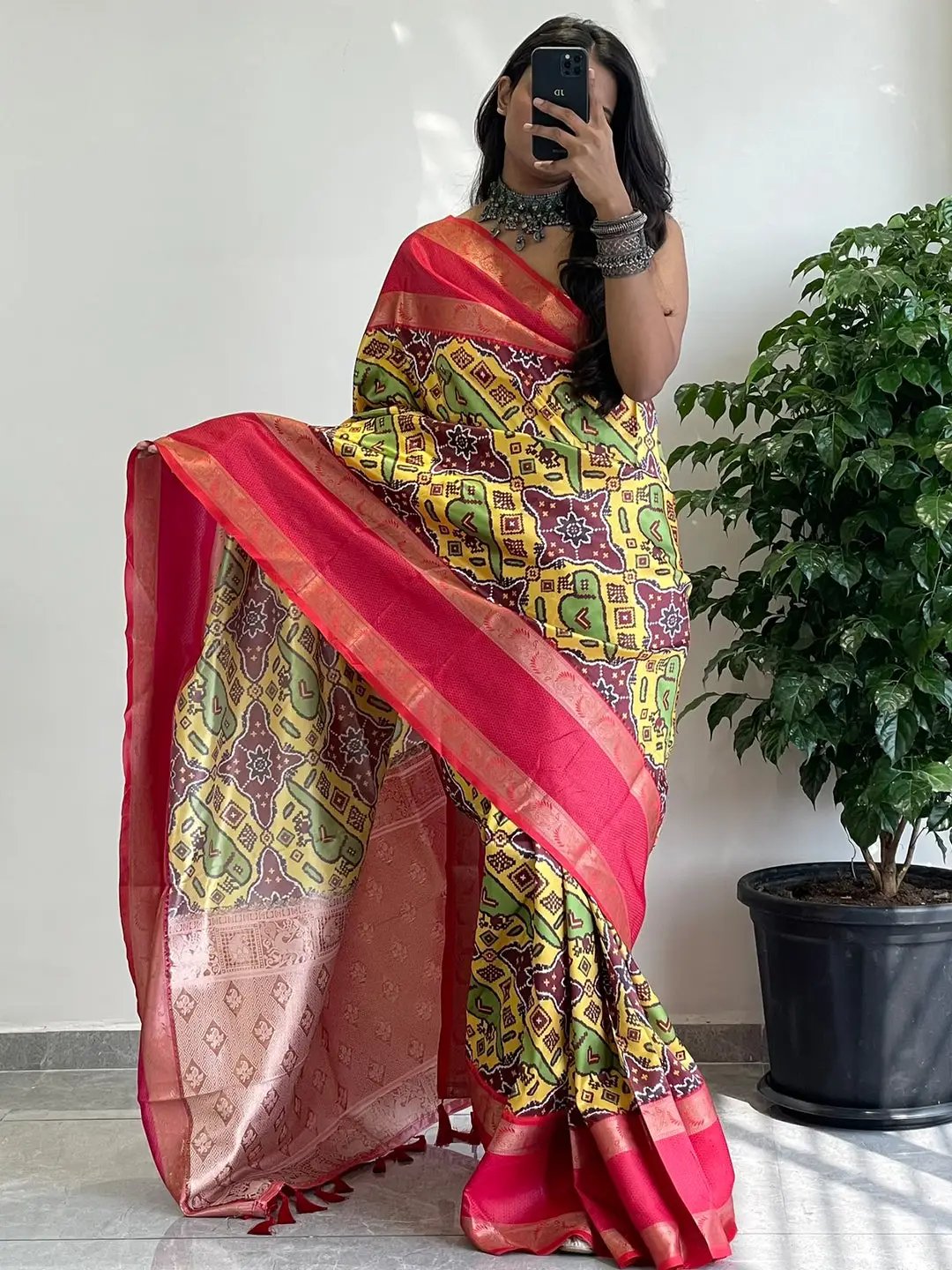 Attractive Soft Silk Gadwal Border Pochampally Print Saree