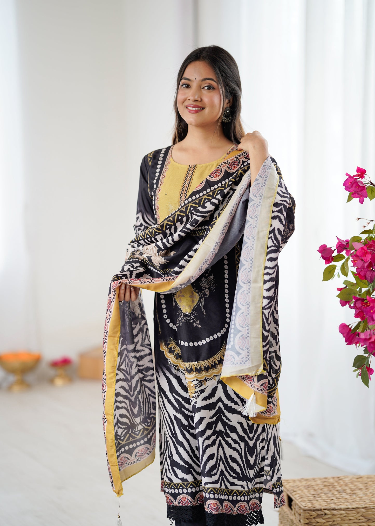 Refined Black Kurta Set Blending Tradition with Modern Elegance